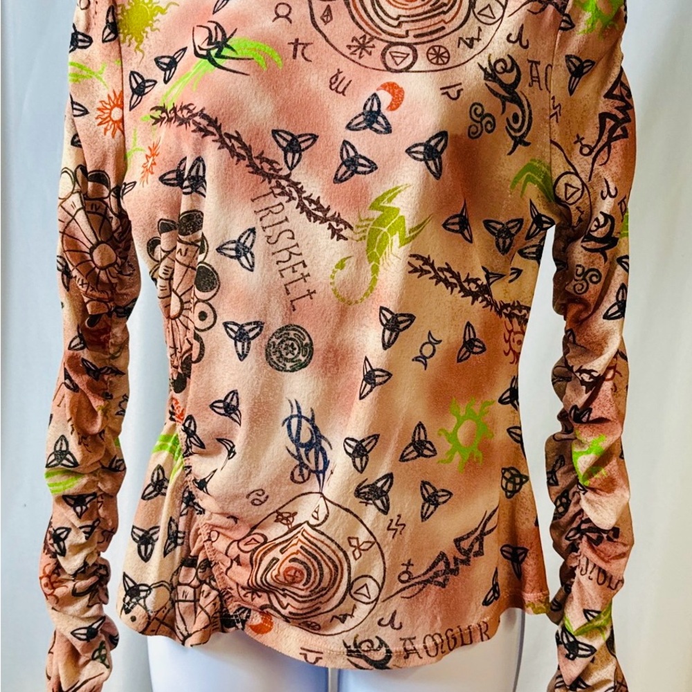 TopShop Peach Stretch Celtic Mythical Tattoo Print Ruched Sleeve Top Petite 12 - Picture 3 of 12